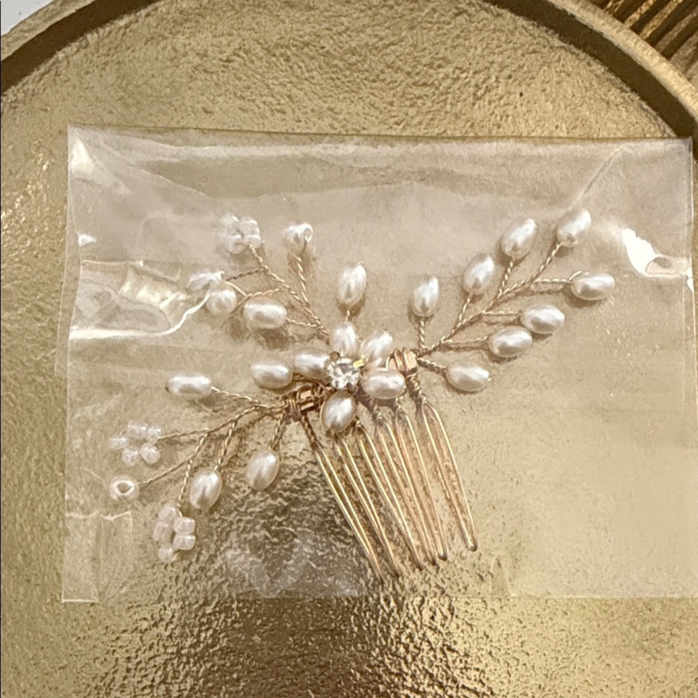 Elegant Pearl Hair Comb